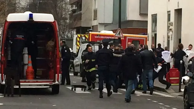 Charlie Hebdo diserang