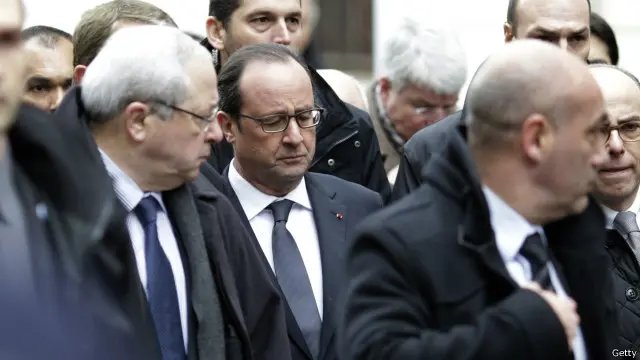 فرانس کے صدر فرانسوا اولاند جائے وقوعہ پر پہنچ چکے ہیں