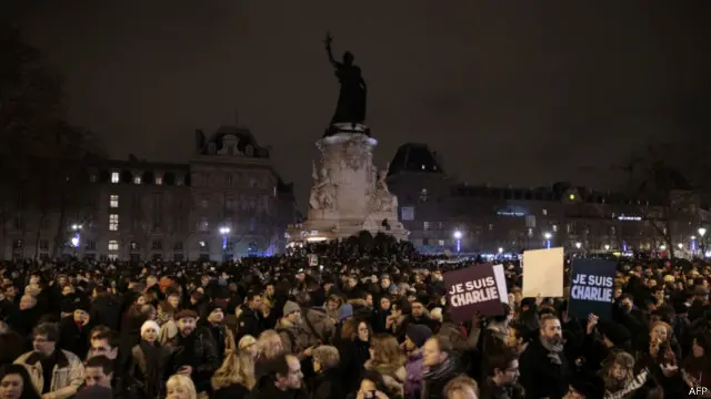 تجمع در یکی از میدانهای اصلی پاریس برگزار میشود