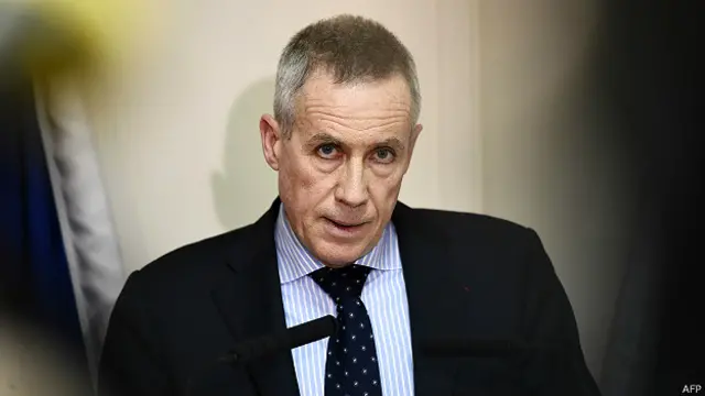 फ्रांसुआ मॉलीं ने कहा, उन्हें अबौद के बारे में जानकारी नहीं है