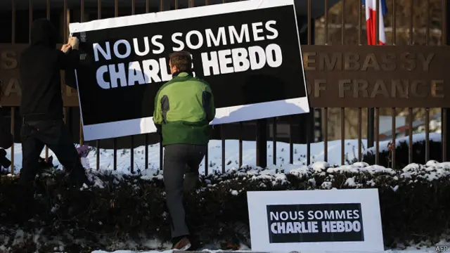 یادبود کشته ها در سفارت پاریس در واشنگتن