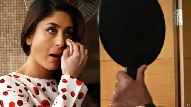 کرینہ کپور فلموں کے انتخاب میں ہی نہیں اپنے کو سٹار کے انتخاب میں بھی عمل دخل رکھتی ہیں