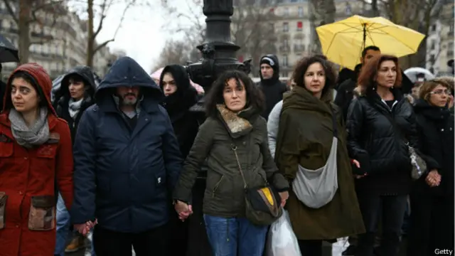 周四中午(格林尼治时间上午11点),全法国为《查理周刊》枪击案遇难者默哀一分钟。