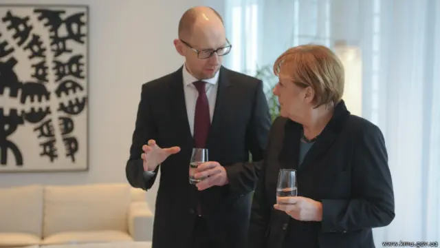 Яценюк Меркель