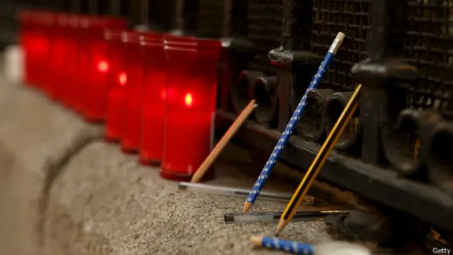 Четверг во Франции объявлен днем общенационального траура 