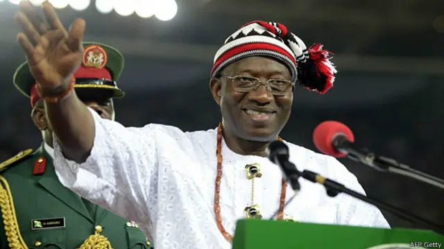 Goodluck Jonathan dikritik karena lamban merespons laporan serangan Boko Haram.