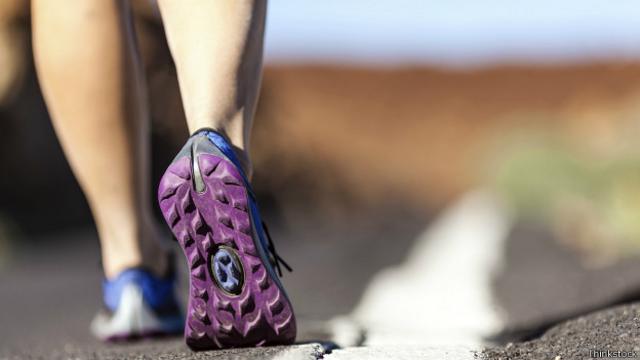 Escoger las zapatillas deportivas correctas reduce el riesgo de lesiones.