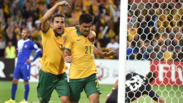 亚洲杯东道主澳大利亚队以4比1大胜中东劲旅科威特队 