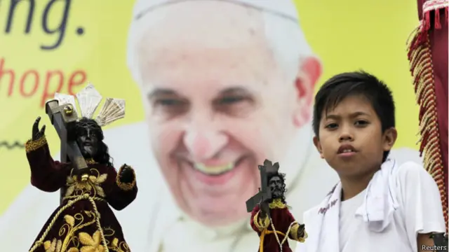 Pancarta sobre visita del Papa