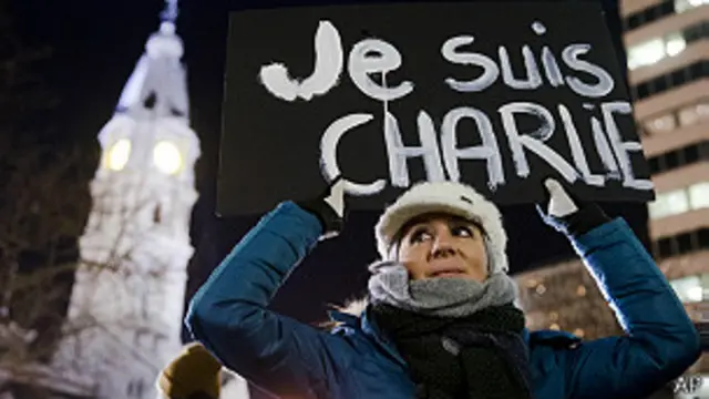 शार्ली एब्डो में हुए हमले के बाद एक प्रदर्शनकारी