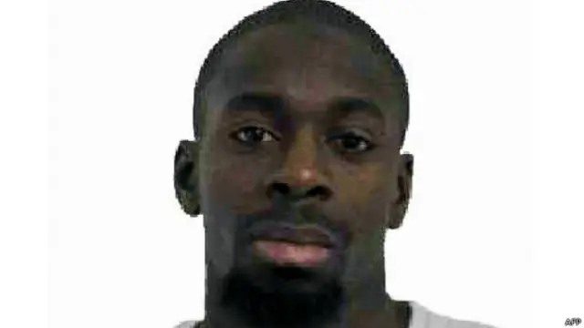 کولیبلی پیرس کے بیرونی علاقے زوئيجي سوراورز میں پیدا ہوئے تھے