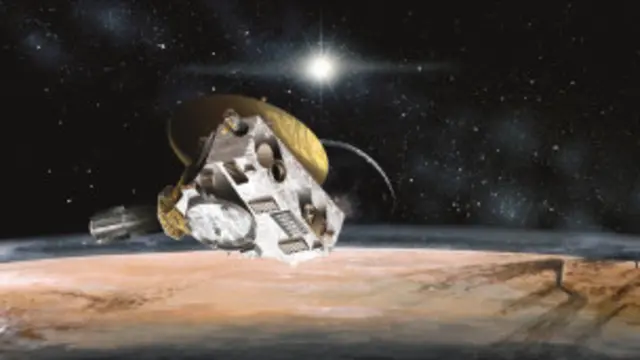 La nave viaja a 14 km/s.