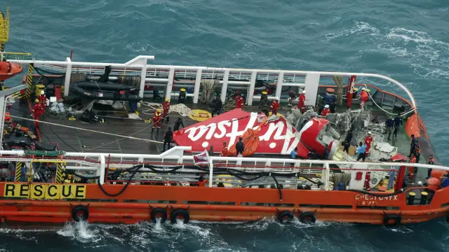 ekor AirAsia QZ8501