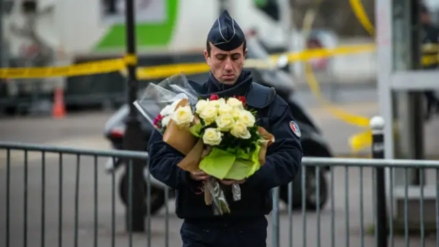 Офицер полиции