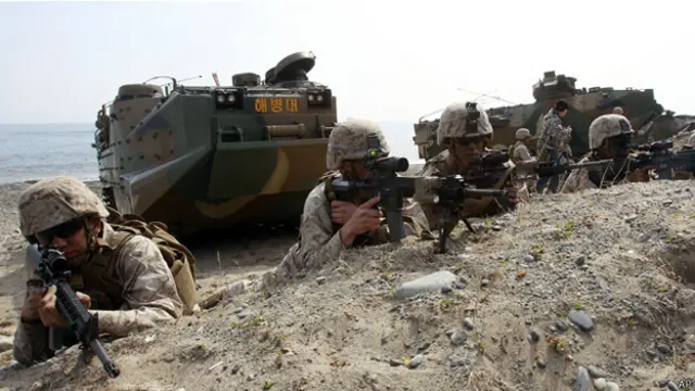 قالت المتحدثة جين ساكي إن بيونغيانغ تربط "بشكل غير مناسب" التمارين العسكرية الدورية التي تجريها واشنطن وسول بامكانية اجراء تجارب نووية جديدة