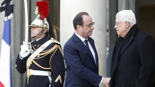 اسرائیلی وزیر اعظم کے علاوہ فلسطینی صدر محمود عباس بھی ریلی میں شرکت کے لیے پیرس پہنچے۔ 