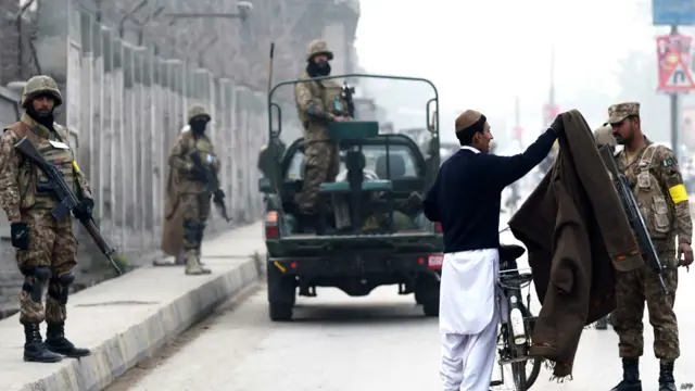 جنرل راحیل نے کہا ہے کہ ’تمام بچے ہائی سپرٹس میں ہیں اور اس قوم کو شکست نہیں دی جاسکتی‘۔