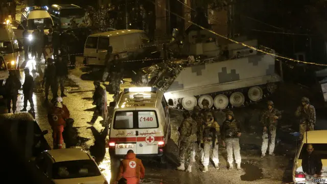 مسؤول أمني لبناني يقول إن التحقيقات أثبتت أن بعض نزلاء سجن الرومية أجروا اتصالات مع شخص نفذ لاحقا التفجير الانتحاري في طرابلس