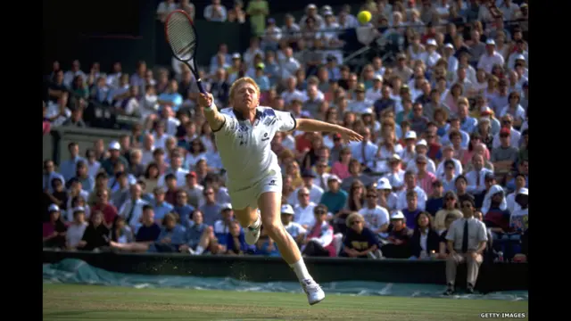 அதிக ஆட்டங்களை வென்ற முதல் பத்து பேரில் கடைசி இடத்தில் இருப்பவர் ஜெர்மனியின் போரிஸ் பெக்கர். 713 ஆட்டங்களை வென்றுள்ள அவர் 1967 ஆம் ஆண்டு ஜெர்மனியில் லைமென் நகரில் பிறந்தார். விம்பிள்டன் டென்னிஸ் போட்டியை 17 வயதே முடிந்திருந்த நிலையில் 1985 ஆம் ஆண்டு வென்றார். அந்தப் போட்டியை மிகவும் குறைந்த வயதில் வென்ற பெருமை அவருக்கு உண்டு. ஆறு கிராண்ட் ஸ்லாம் பட்டங்கள் உட்பட 49 ஏடிபி ஒற்றையர் பட்டங்களை போரிஸ் பெக்கர் வென்றுள்ளார். 1991 ஆம் ஆண்டு உலகத் தரப்பட்டியலின் முதலிடத்தில் அவர் இருந்தார்.