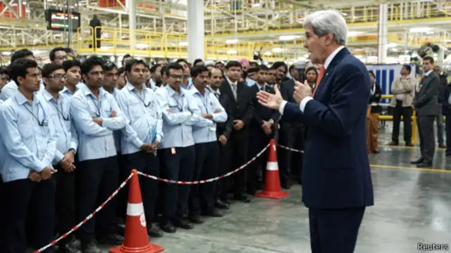 ඉන්දියාවේ නිල සංචාරයක යෙදී සිටින ඇමරිකානු රාජ්‍ය ලේකම් ජෝන් කෙරී 