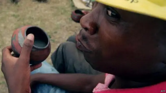 تشبته في أن تكون إفرازات التماسيح سببا في التسمم