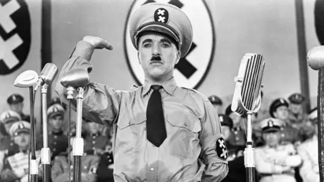 فیلم چاپلین در سال ۱۹۴۰ و زمانی ساخته شد که آمریکا هنوز با آلمان نازی وارد جنگ نشده بود