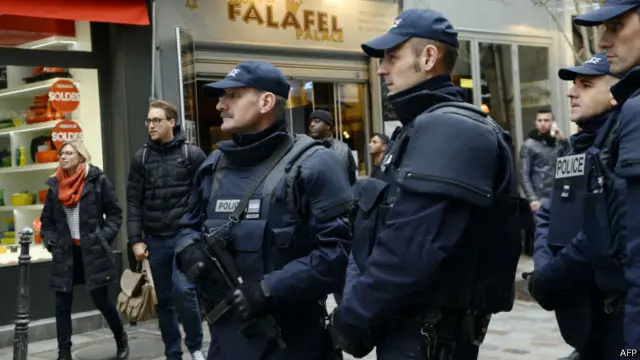 وزير الدفاع الفرنسي لوريان يقول إن عملية نشر القوات ستكون الأكبر في فرنسا، مؤكدا أنها ضرورية "لأن التهديدات لا تزال قائمة"