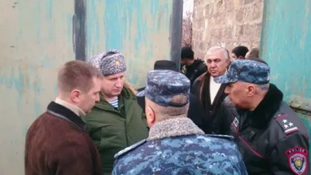 gyumri_russ_base_arm_police