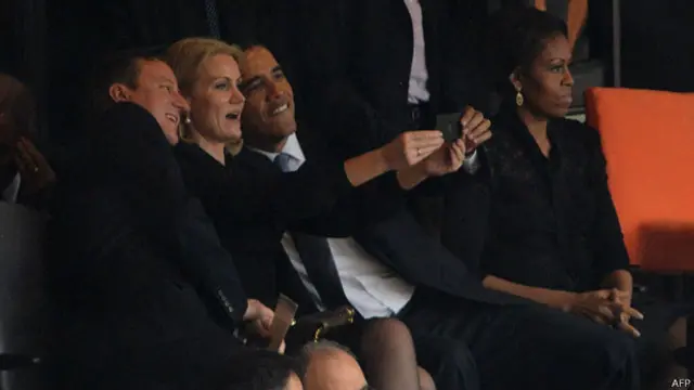 La primera ministra danesa acaparó titulares con su autofoto junto a Obama y Cameron.