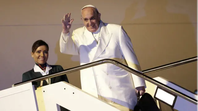 تعد زيارة بابا الفاتيكان الى سيرلانكا هي الأولى منذ انتهاء الحرب الاهلية التي استمرت 4 عقود