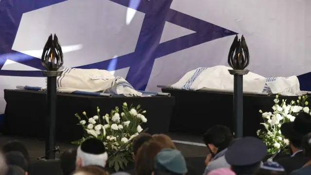 法國和以色列星期二為數名上星期在巴黎發生的伊斯蘭極端分子攻擊中的遇害者舉行葬禮。