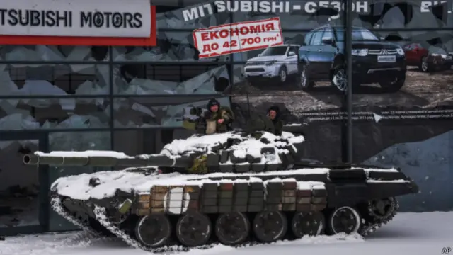 La ofensiva rebelde se produce tras una tregua, durante la que la OTAN informó que los rebeldes habían recibido suministros.