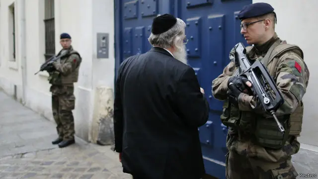 نشرت فرنسا 10 آلاف جندي إضافي لحماية منشآتها المهمة، والمدارس اليهودية.