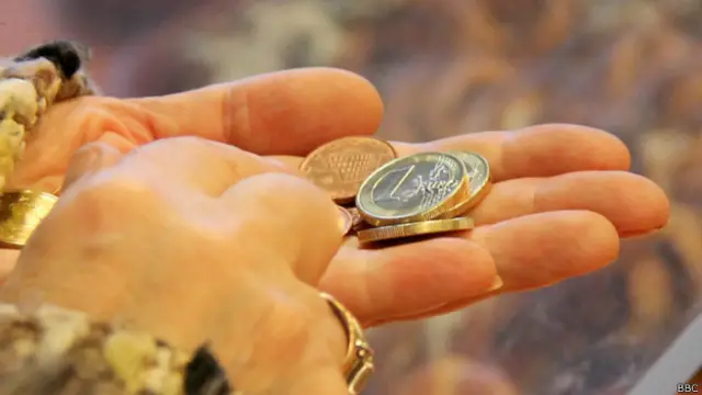 За первую неделю хождения евро в Литве зафиксировано более 30 попыток рассчитаться поддельной валютой