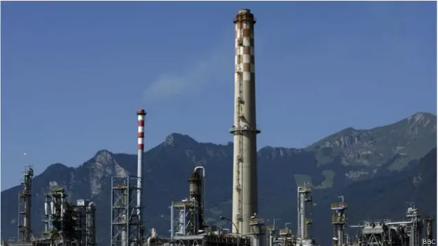 तेल की क़ीमत पर राजनीतिक उबाल