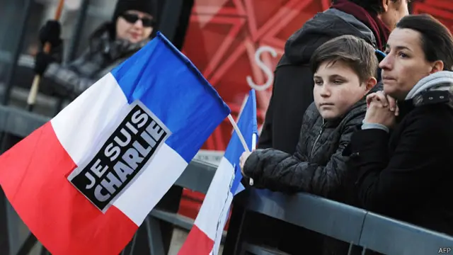 Millones de franceses salieron a las calles a protestar el domingo.