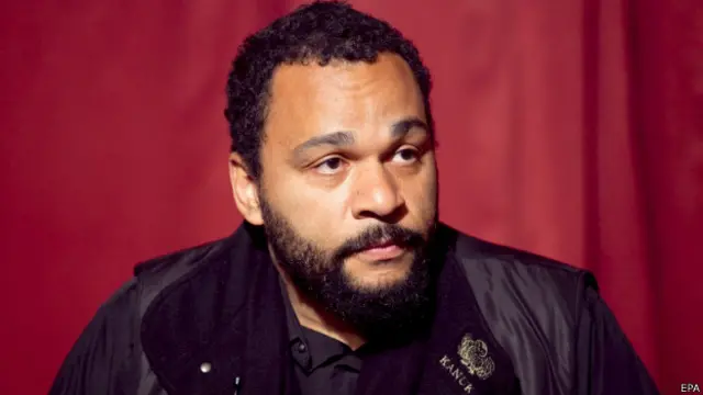 'चरमपंथ का समर्थन' करने पर कॉमेडियन गिरफ़्तार