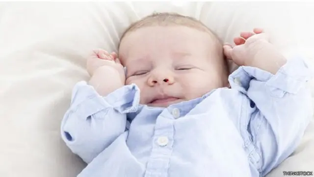 خبراء يقولون إن النوم ربما يكون أكثر أهمية في السنوات الأولى من عمر الطفل من مراحل عمرية لاحقة