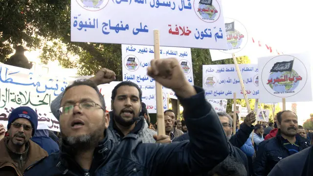 برخی گروه‌های اسلامگرای تونس مانند سلفی‌ها خواهان ایجاد حکومت اسلامی هستند