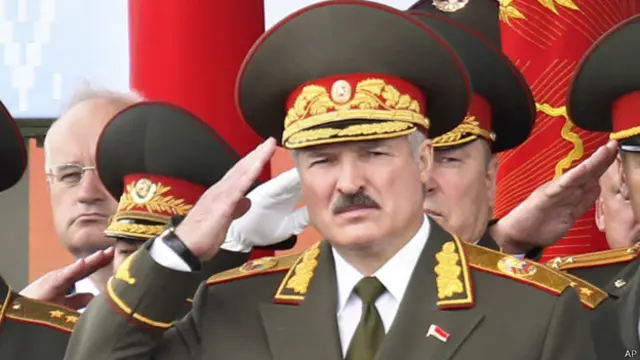 Александр Лукашенко обещает не стесняться жестких мер