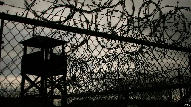 استبعد المسؤولون الأمريكيون نقل المعتقلين إلى اليمن بسبب الأوضاع هناك