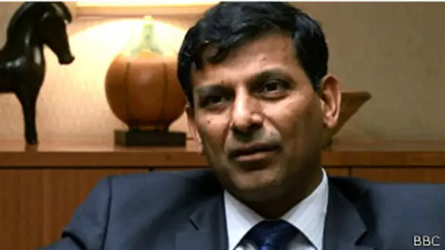 रिजर्व बैंक के गवर्नर रघुराम राजन ने रेपो रेट घटाए. 