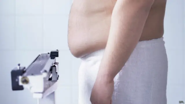 Мужчина на весах