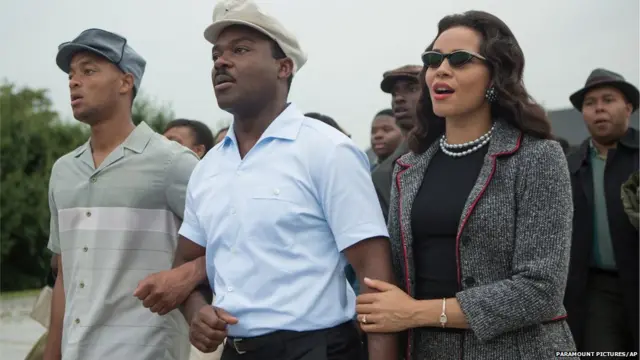 Дэвид Ойелово (в середине) в фильме "Сельма"