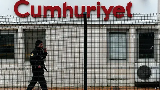 صحيفة "جمهوريت" التركية هي الوحيدة التي نشرت الرسوم في بلد إسلامي