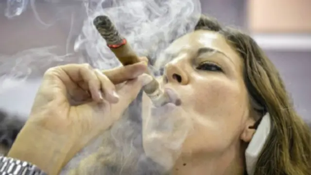 古巴自卡斯特罗发动革命夺取政权后一直受美国的经济制裁