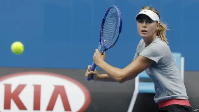 Maria Sharapova nyaris kalah dari Alexandra Panova.