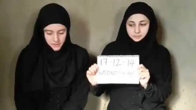 صورة من فيديو بثته جماعة جبهة النصرة وتزعم انه يصور الرهينتين الايطاليتين