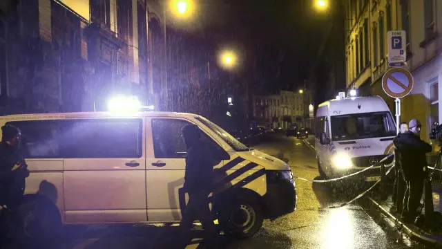 اطلاعات کے مطابق بیلجیئم کے دوسرے حصوں میں بھی چھاپے مارے جا رہے ہیں