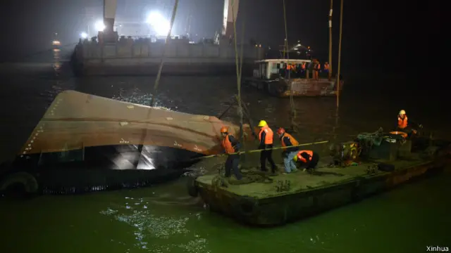 现场搜救作业仍在进行当中